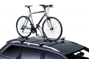 Наиболее популярным является велобагажник, устанавливаемый на крышу авто.