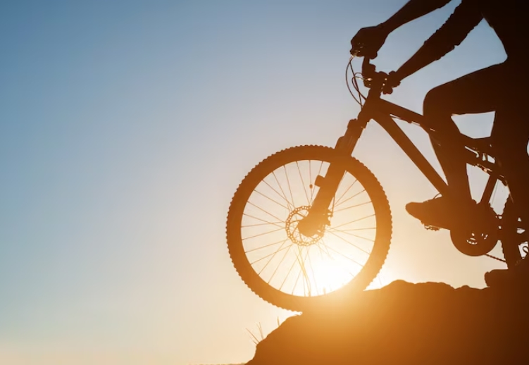 Почему в кроссовках для бега неудобно крутить педали: ищем компромисс